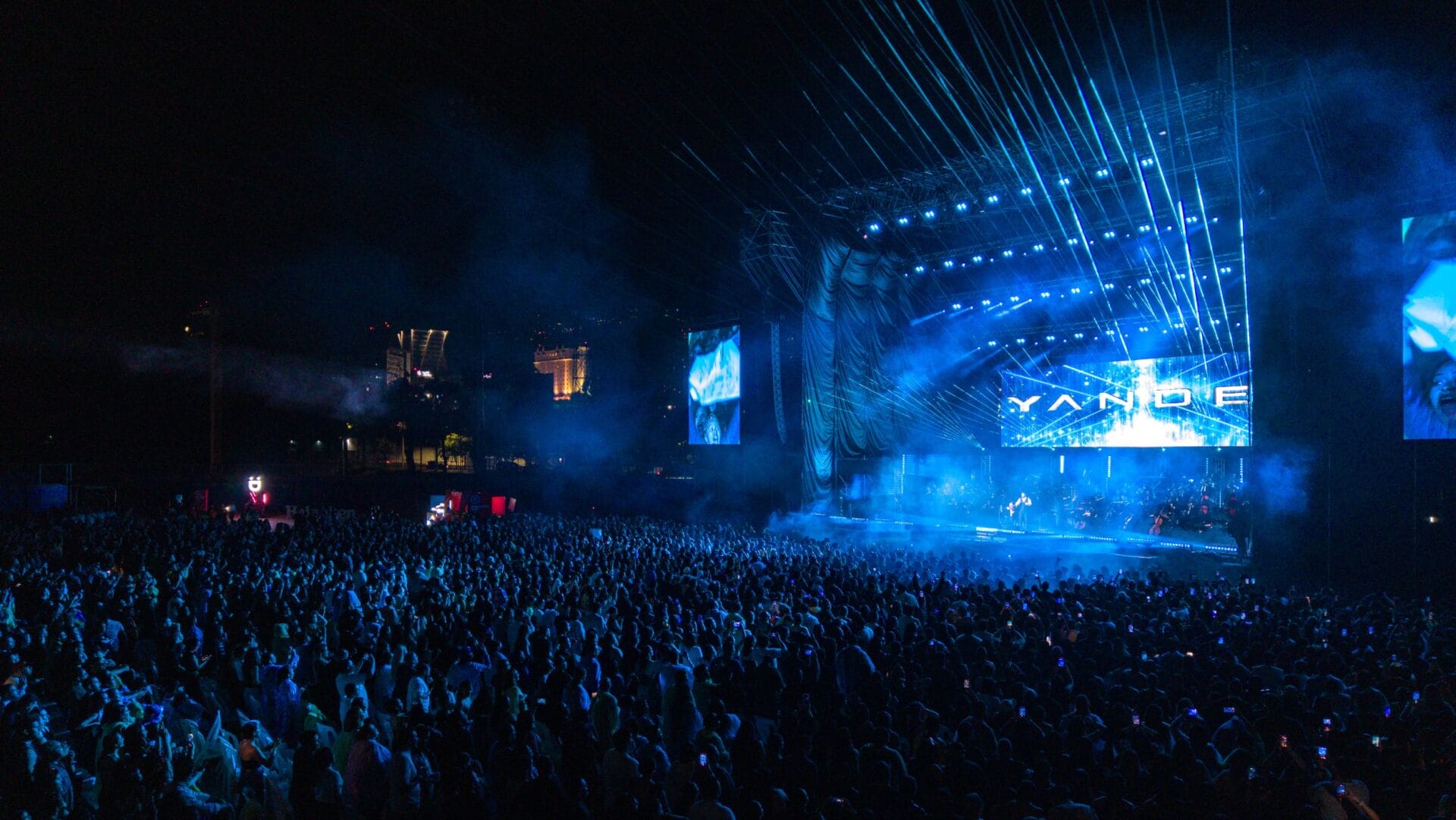 Vibra - revista digital de entretenimiento de El Salvador