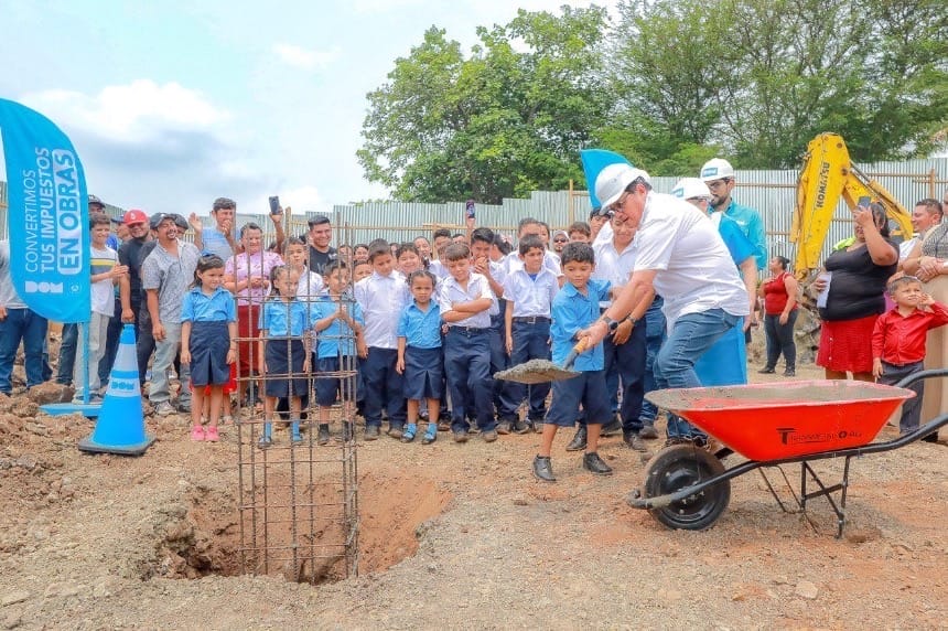 More than 50 students benefited from the construction of a new School Center in Talpetate